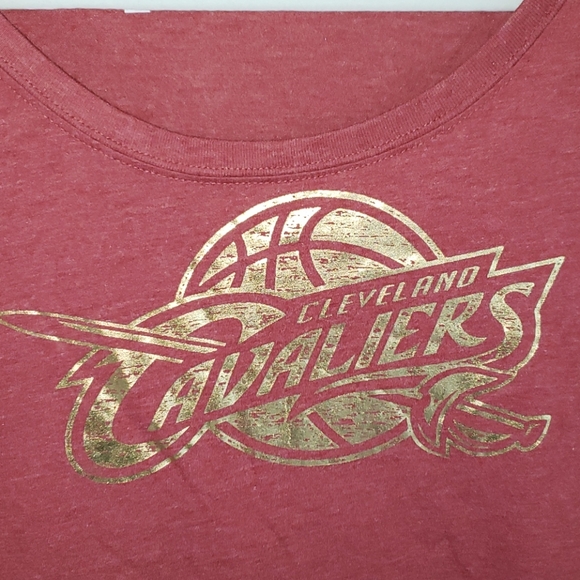 Cleveland Cavaliers Long Sleeved T-Shirt - Picture 2 of 2